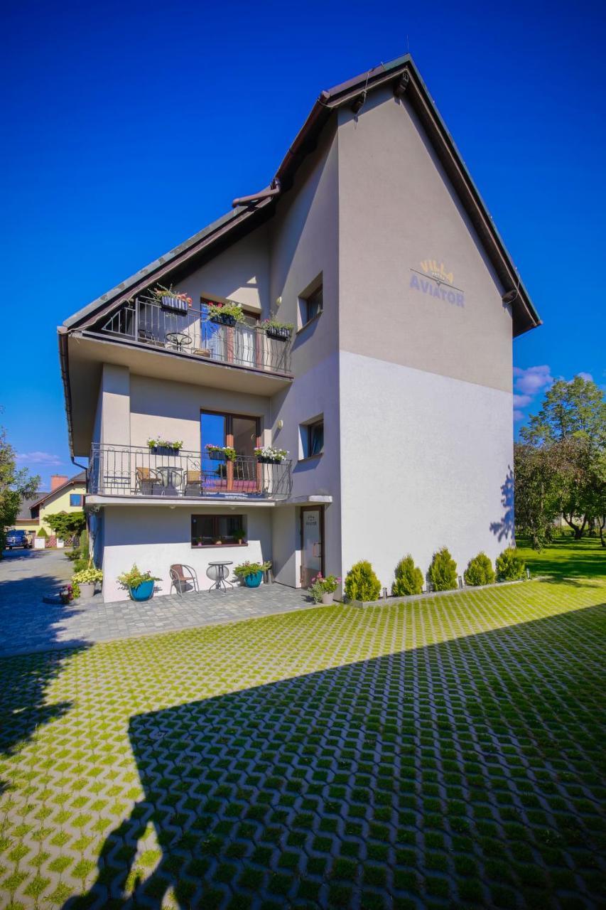 Aviator Apartment *